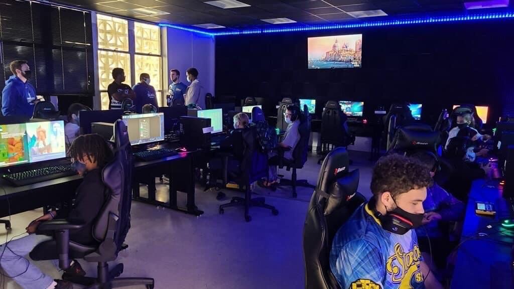 ESPORTS LAB